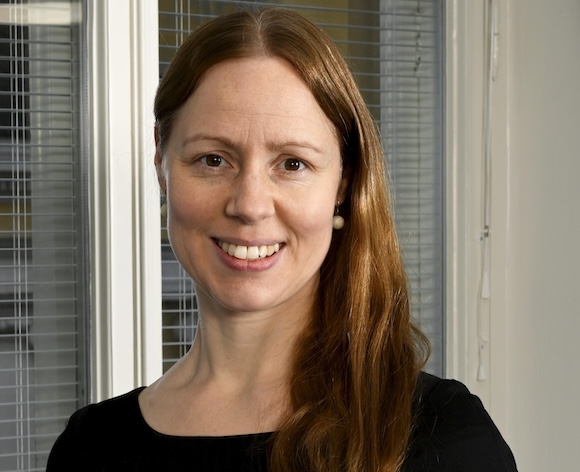 TEM:n Sanna Kyyrän mielestä palvelualojen roolista Suomen taloudessa ja työllisyydessä on keskusteltava enemmän, myös poliittisella tasolla.