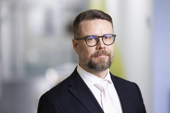 )JosUski pitää olennaisena elinkaarinäkökulmaa: kustannuksia syntyy paitsi korvaavien ratkaisujen kehittämisestä myös siitä, jos haitallisten aineiden käyttöä ei rajoiteta.