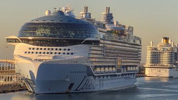 Legend of the Seas -risteilyaluksen toimitus nosti Suomen vientiä neljä prosenttia vuoden toisella neljänneksellä,